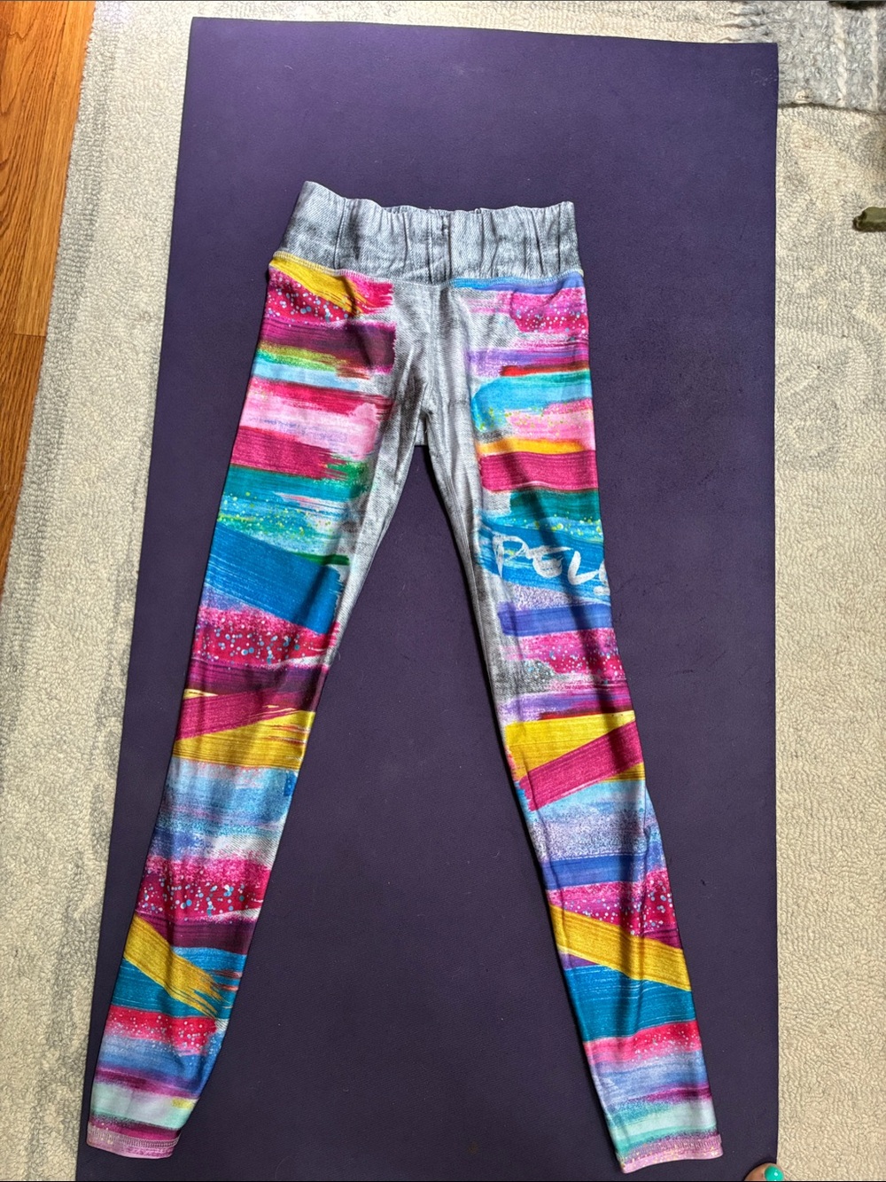 Terez Peloton branded leggings. EUC. Small.